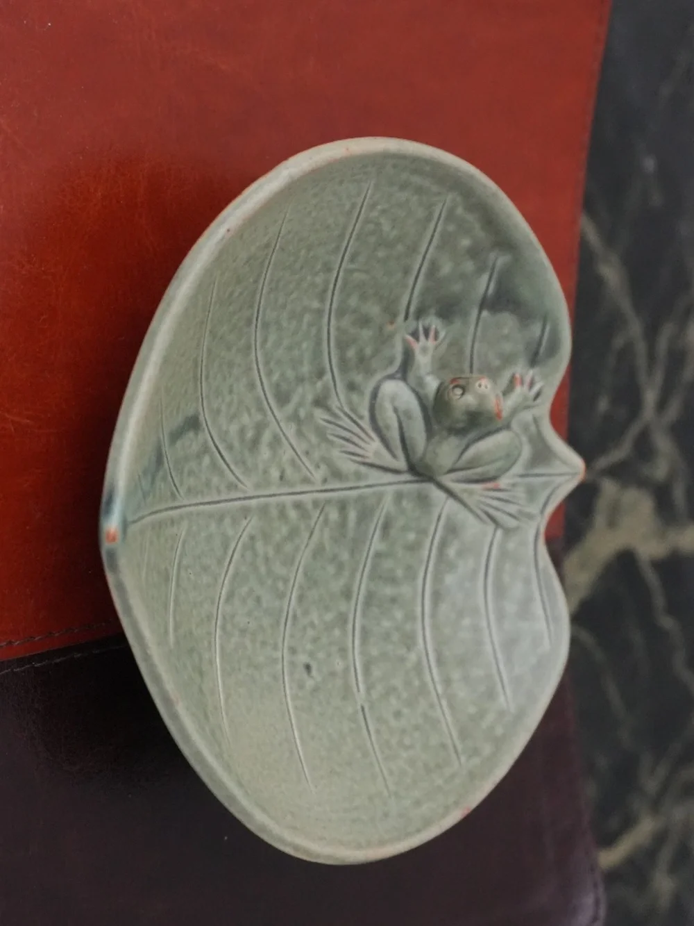 ceramic pottery frog on lily pad leaf dish trinket soap matte green glaze 5.5